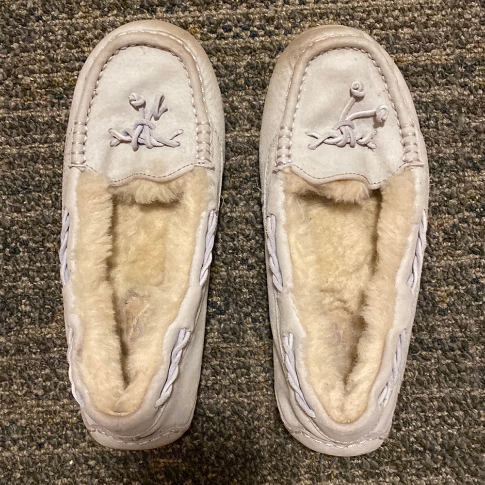 UGG size 7 shearling moccasins